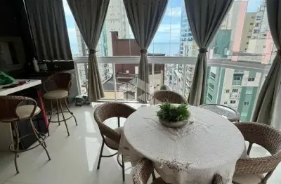 Aartamento mobiliado com quatro suites na meia praia em itapema sc