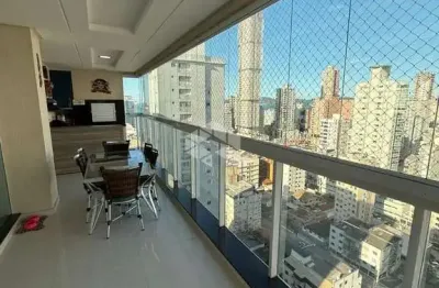 Cobertura com quatro suítes mobiliado na meia praia em itapema sc