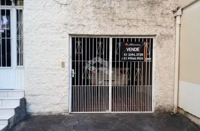 Casa 3 dormitórios com 13m² no bairro mont'' serrat'