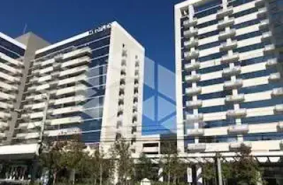 Sala ampla andar alto de frente vista perene medplex santana!!