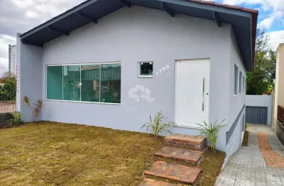 Casa 3 dormitórios com suíte máster sala de estar e jantar 1 banheiro social e 1 lavabo centro esteio rs