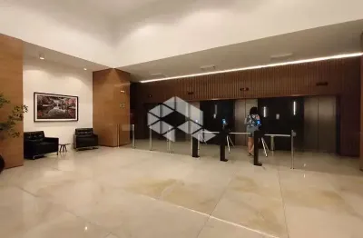 Sala comercial com 30,14m²de área privada no centro histórico.