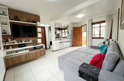 Casa à venda com 03 dormitórios , sacada e churrasqueira no bairro são josé em santa maria.