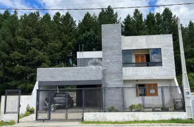 Casa com 03 quartos e pátio à venda no bairro camobi em santa maria, pertinho da ufsm.