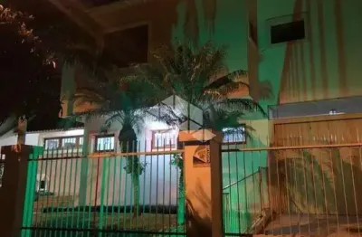 Casa a venda com 3 dormitórios sendo 2 suítes em camobi, santa maria rs