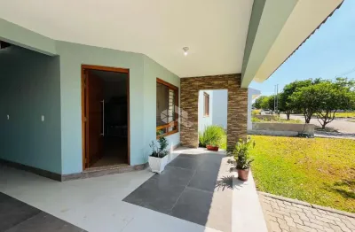 Casa de 2 quartos com suíte à venda em condomínio fechado no bairro camobi