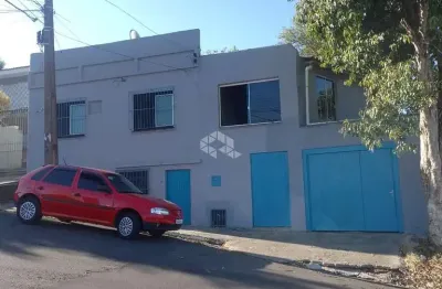 Casa  com 2 quartos garagem coberta no bairro dore em santa maria rs.