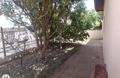 Casa com terreno amplo à venda no bairro lorenzi em santa maria
