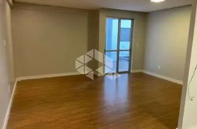 Apartamento à venda de 2 quartos semi-mobiliado na av. presidente vargas em santa maria-rs