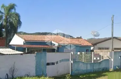 Casa de 2 dormitórios à venda no bairro carolina em santa maria