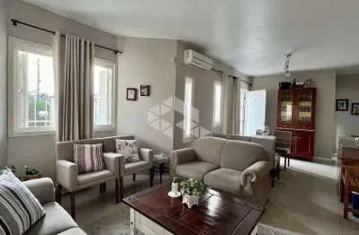 Casa com 03 quartos e 01 suíte à venda no bairro camobi em santa maria.