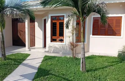 Casa a venda de 3 dormitórios, uma suíte, bairro pinheiro machado, santa maria