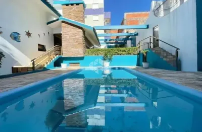 Casa triplex a venda com 6 quartos, 3 suítes no bairro lourdes em santa maria -rs