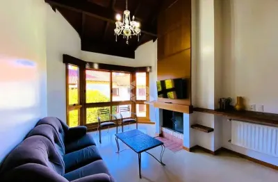 A venda apartamento com 3 dormitórios sendo uma suíte, localizado no bairro bavária em gramado.