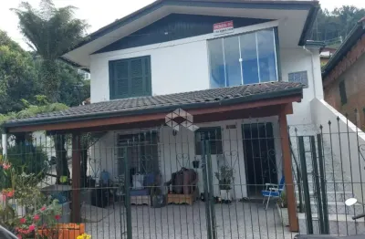 Casa 275m²  á venda em gramado  bairro tres pinheiros