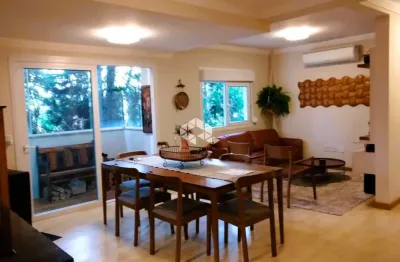 A venda apartamento com 3 dormitórios sendo 3 suítes, 1 lavabo e 3 box de garagem, localizado no residencial dona catharina em canela.