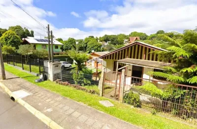 A venda casa de 4 dormitórios, localizada em canela.