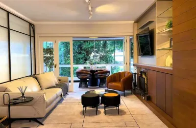 A venda apartamento de 3 dormitórios sendo 1 suíte, localizado no residencial bosque de astúrias em gramado.