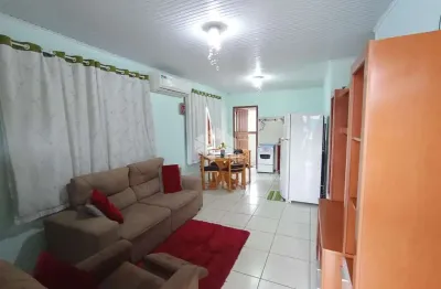 Casa geminada 61,93m² , 2 dormitórios localizada no bairro do centro.