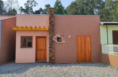 Casa de dois dormitórios em canela bairro são lucas