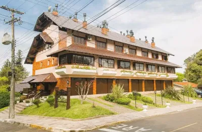 A venda apartamento de 2 dormitórios sendo 1 suíte, lacalizado no bairro planalto em gramado.