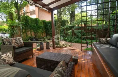 Apartamento com 3 suítes, 176,99m² privativos, 4 vagas, no bairro planalto em gramado