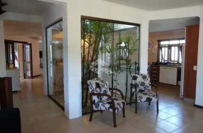 Casa (sobrado) na praia 5 suítes, salão, quiosque, piscina, hidro,...