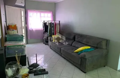 Casa de 2 dormitórios térrea com piscina a venda em canoas!