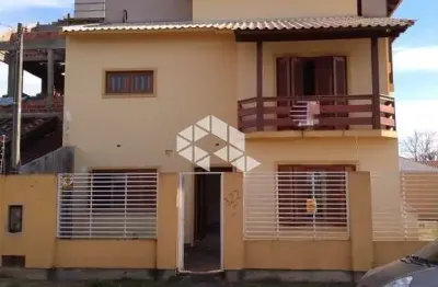 Casa  com 07 dormitórios, 03 suites, 05 banheiros, com aproximadamente 400m²