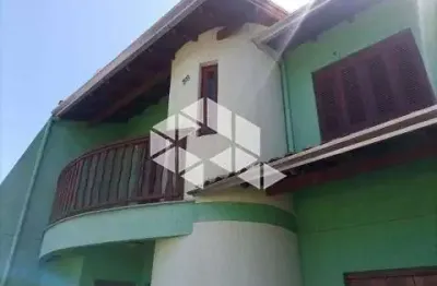 Sobrado com 3 quartos e 2 vagas no bairro jardim em sapucaia do sul