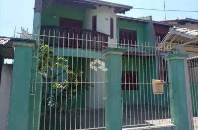 Sobrado com 3 quartos e 2 vagas no bairro jardim em sapucaia do sul