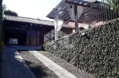 Casa de 2 dormitórios com pergolado e pátio amplo - nova santa rita