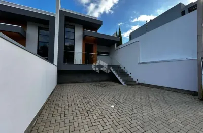 Casa nova com excelente localização - encosta da floresta