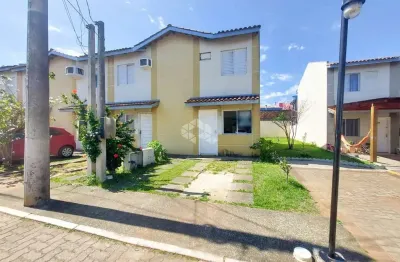 Sobrado em condomínio de 2 quartos e 1 vaga para carro no bairro igara em canoas