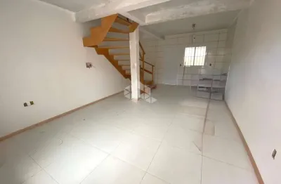 Sobrado duplex entrega para final de setembro, composto por 2 suítes, sala de estar e jantar, cozinha, área de serviço, lavabo, churrasqueira, no cent
