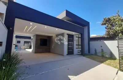 Casa com 3 dormitórios, sendo 1 suíte master com closet, 2 suiítes comuns, piscina