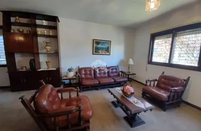 Casa térrea com 3 dormitórios, aceita financiamento no bairro cidade nova/canoas.