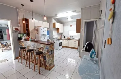 Casa 3 dormitórios com 1 suíte, reformada, piscina, semimobiliada, churrasqueira gourmet, vaga 3 carros, aceita financiamento/ rio branco/canoas.