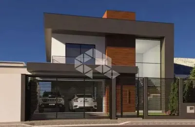 Casa sobrado, 4 dormitórios, 1 suíte, sacada, churrasqueira, área gourmet, pátio no fundos com espaço para piscina, sala . a venda no bairro igara-
