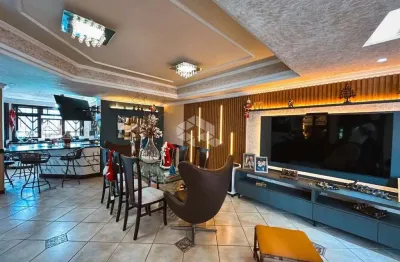 Casa-sobrado a venda no bairro fátima/canoas, com piscina, 3 dormitórios,3 vagas de garagem, patio e churrasqueira.aceita financiamento e avalia dação