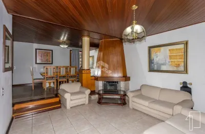 Casa/sobrado de 4 dormitórios sendo 1 suíte com closet e sacada, semi mobiliada. à venda no bairro nossa senhora das graças, aceita financiamento fgts