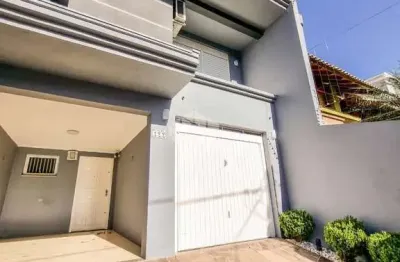 Casa sobrado semimobiliada 4 dormitórios, suíte, closet, sótão, lareira, churrasqueira, piscina e 3 vagas, bairro marechal rondon na cidade de canoas.