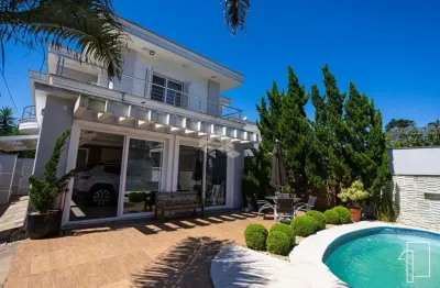 Casa de alto padrão, no bairro marechal rondon, localizado no jardim do lago, em canoas-rs.