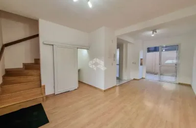 Casa condomínio, 2 dormitórios, 2 banheiros, semimobiliada, churrasqueira, 2 vagas, infra completa, marechal rondon/canoas. aceita financiamento fgts.