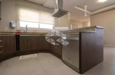 Casa mobiliada, 3 dormitórios, 1 suíte, 4 banheiros, 2 vagas, churrasqueira e energia solar,  no bairro são josé/canoas. aceita dação e permuta.