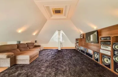 Casa 4 dormitórios, 3 suítes, piscina, garagem ampla, moinhos de vento - canoas, mobiliada com eletros completa, aceita financiamento