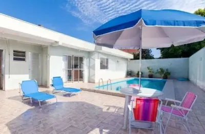 Casa igara/canoas 230m², 4 dormitórios, 2 suítes, ampla piscina, área gourmet, vaga 6 carros. aceita financiamento. próximo parkshopping