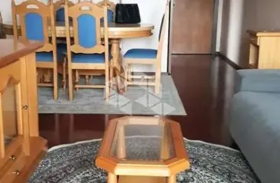 Apartamento de 2 dormitórios, sacada,2banheiros e vaga coberta