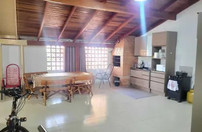 Casa à venda em canoas no bairro são luís - 3 dormitórios com garagem ampla, com pátio