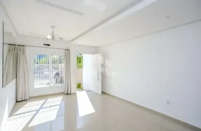 Sobrado à venda em canoas/rs - 2 suítes, 2 vagas de garagem e espaço gourmet com churrasqueira. 90m² privativos!
